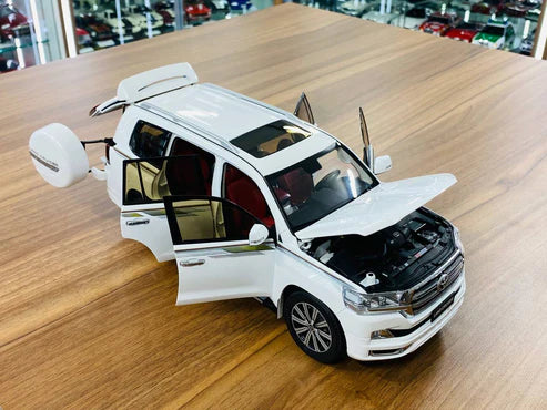 Diecast Metal Kengfai Model Toyota Land Cruiser 200 - White/Red Interior, Limited Edition