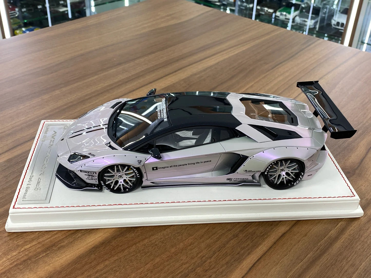 1/18 Lamborghini Models > 1/18 Resin Davis & Giovanni Lamborghini AVENTADOR LP 720-4 SV LB Performance with Pearl Silver Limited Edition - 10 pcs