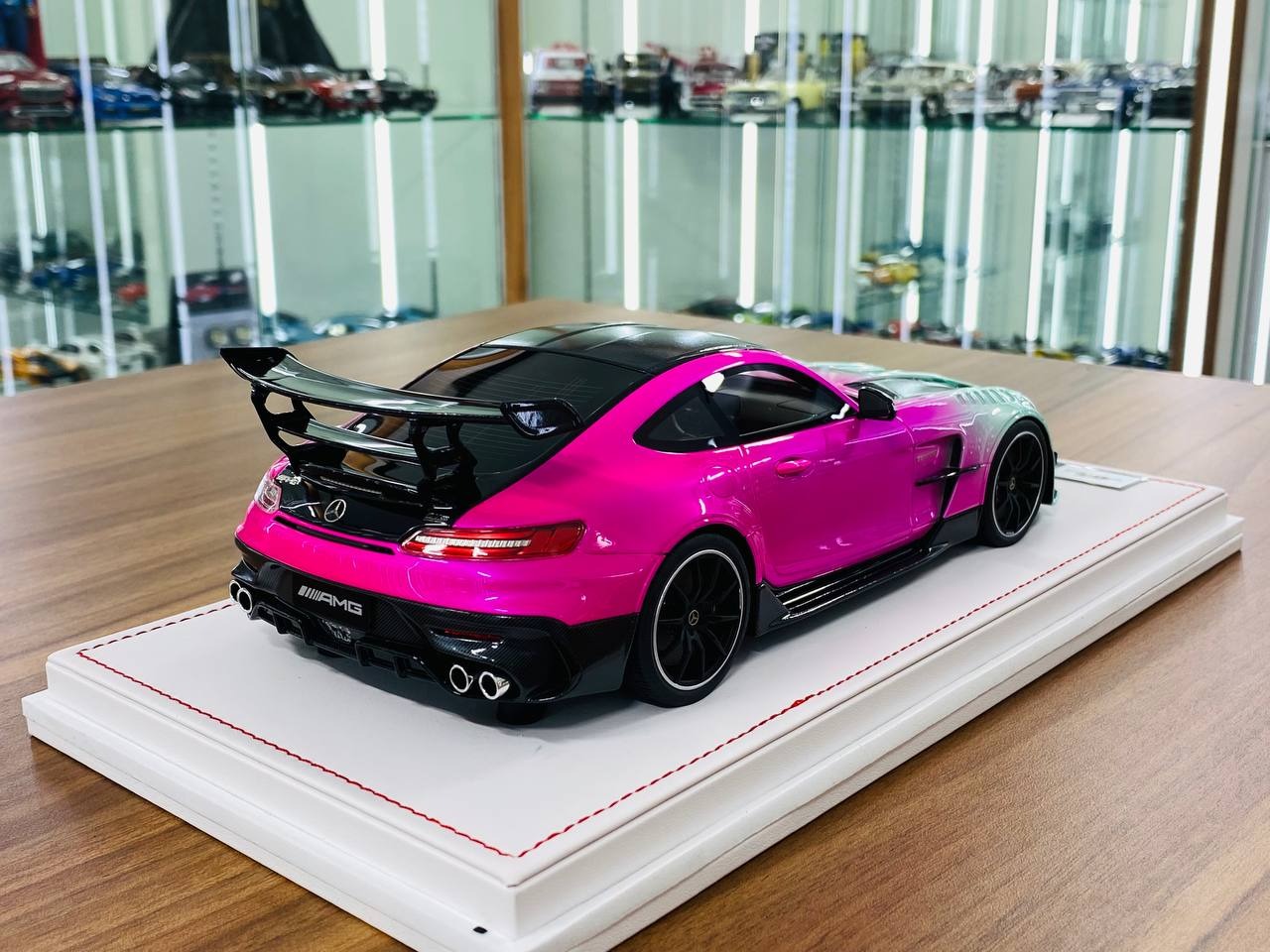 1_18 Resin - IVY Models Mercedes AMG GT Black Series Limited to 50 Pcs