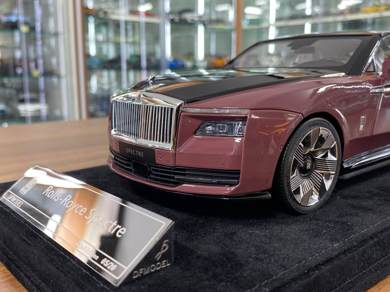 1_18 DF Model Rolls Royce Spectre Morganite Pink_Black Limited Edition