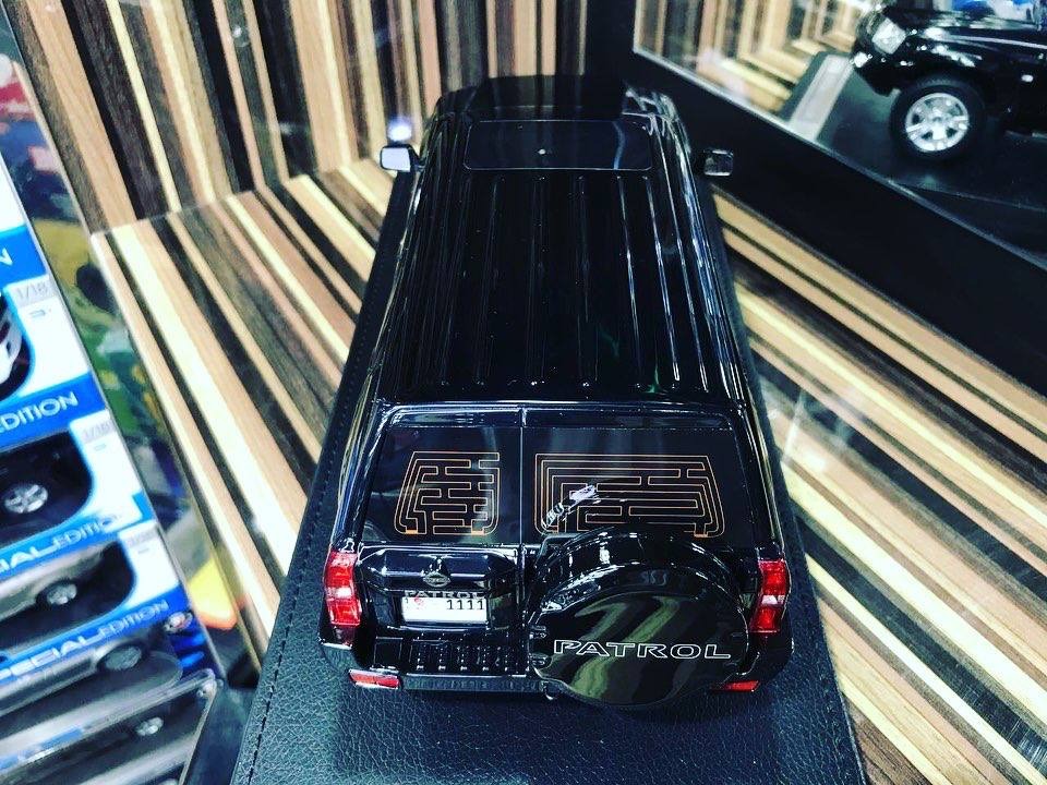 1_18 Nissan Patrol Safari Black IVY Models Scale Model Car