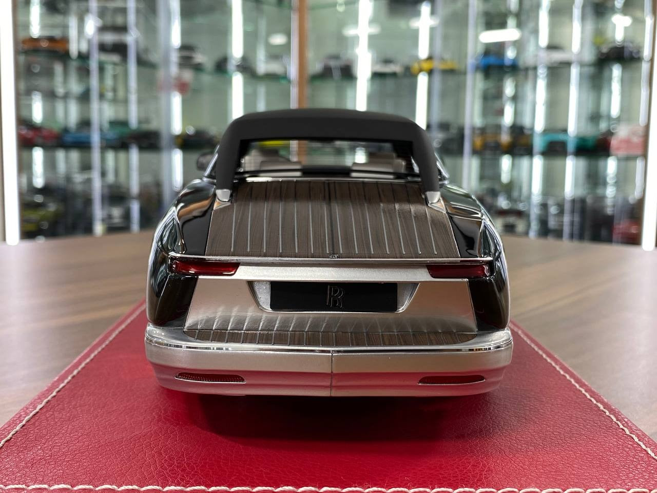 1_18 SC Models Rolls Royce Boat Tail Black_Silver _ Ltd.Edn. 66 pcs