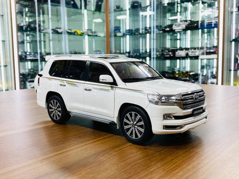 Diecast Metal Kengfai Model Toyota Land Cruiser 200 - White/Red Interior, Limited Edition