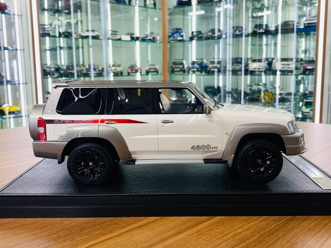 Ivy Model 1/18 Nissan Patrol Super Safari Y61