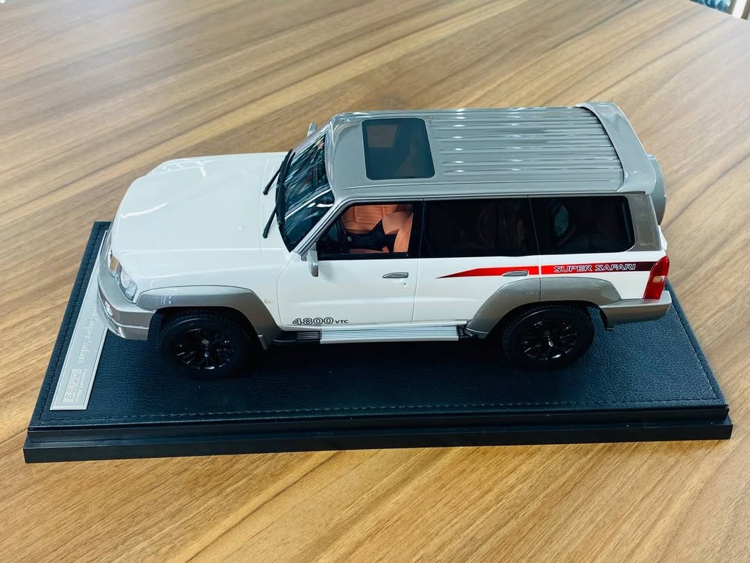 Ivy Model 1/18 Nissan Patrol Super Safari Y61