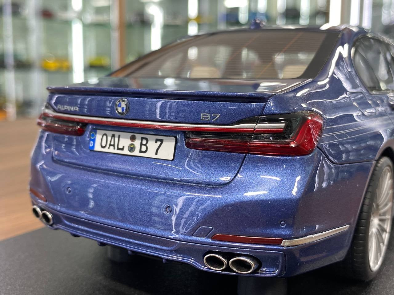 1/18 Resin GT Spirit BMW Alpina B7 Saloon - Blue / Beige Interior Limited Edition