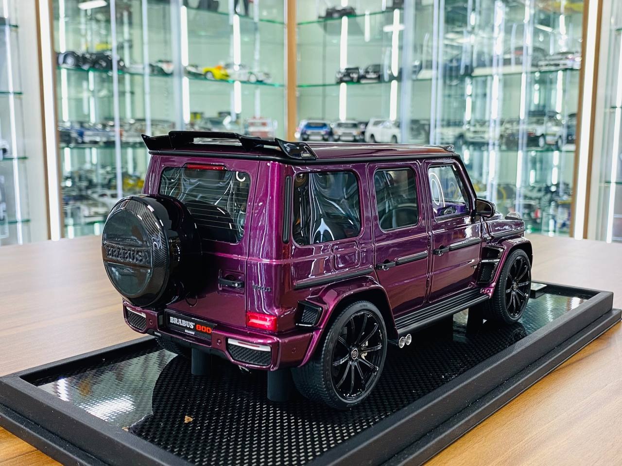 1_18 Resin Mercedes-Benz Brabus G800 G-Class W463 2019 Purple - MotorH