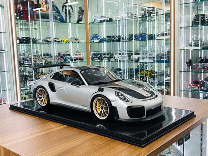 1_8 Resin Dino Models Porsche 911 GT2 RS - GT Silver