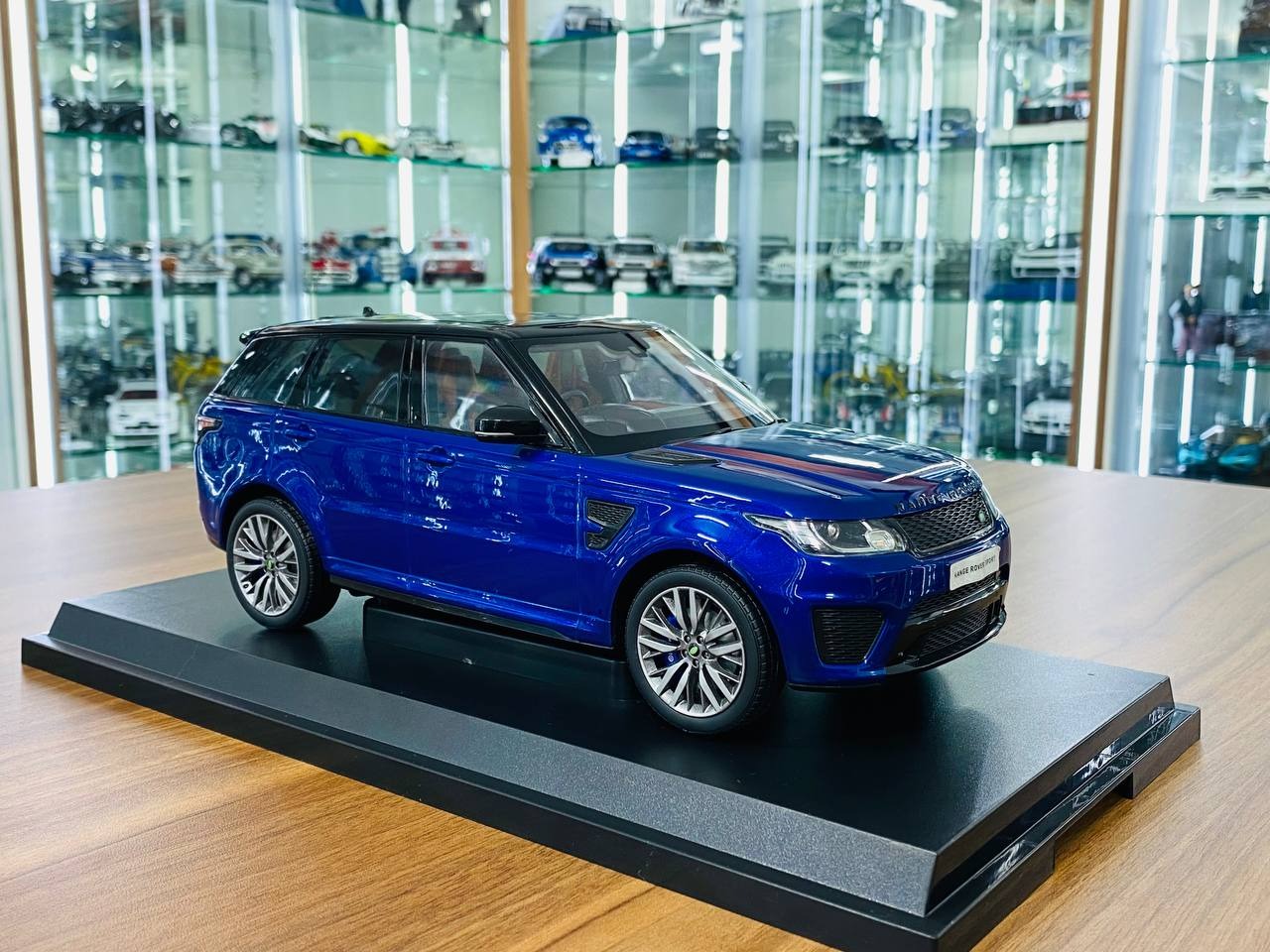 1_18 Diecast Land Rover Range Rover Sport SVR Blue Kyosho Scale Model