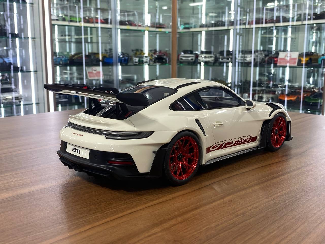 ★ 1_12 GT Spirit Porsche 911 (992) GT3 RS _ Off White_Red Rim _ Limite