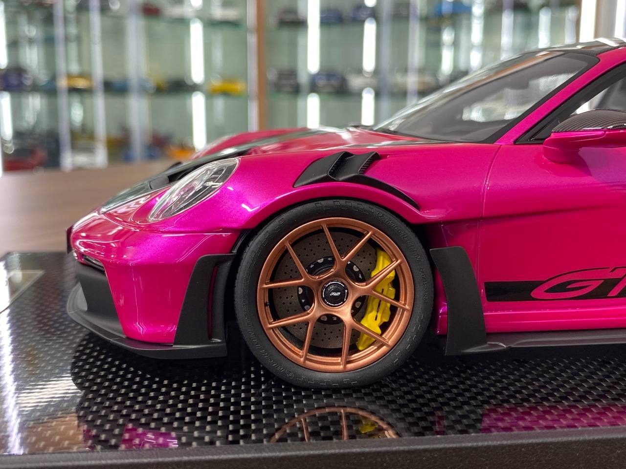 1_18 Timothy & Pierre Porsche 911 GT3 RS (992.1) Weissach Package – Ruby Star