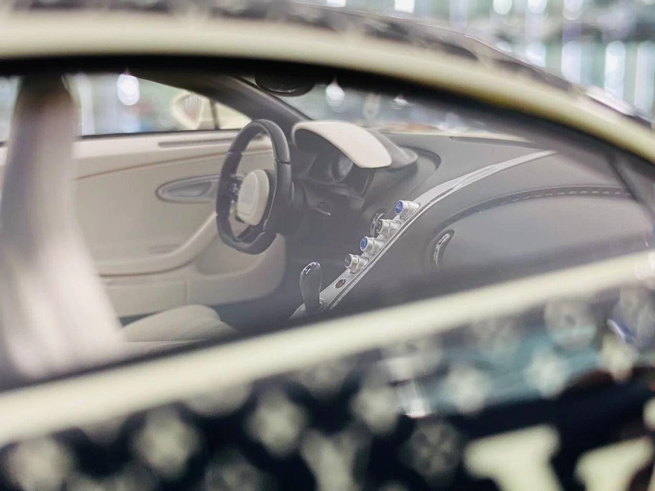 1_18 H&H Bugatti Chiron Sport LOUIS VUITTON Fashion Style III LV Decal, Limited 30 Pcs