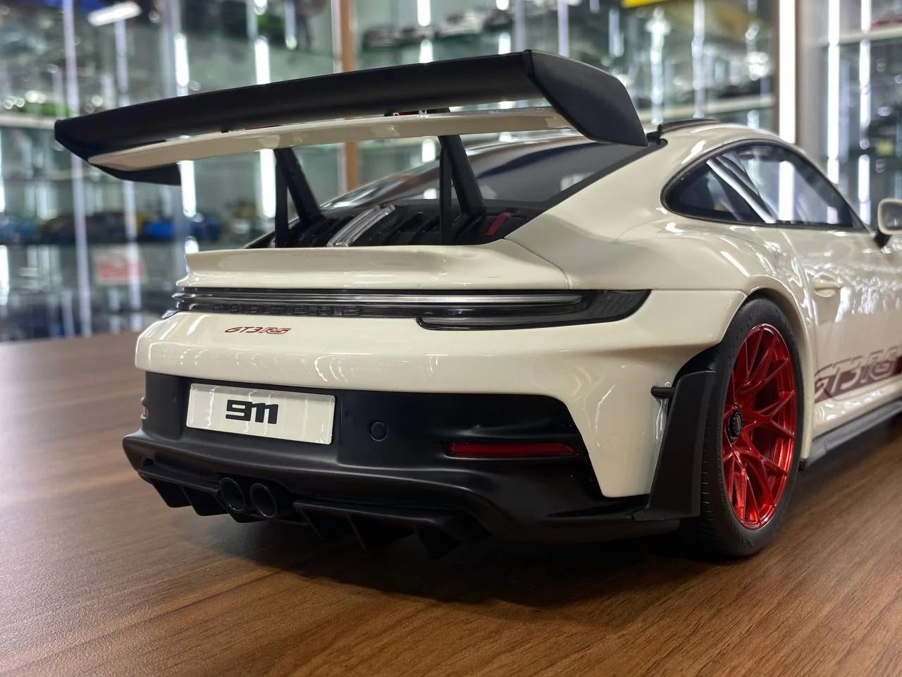 ★ 1_12 GT Spirit Porsche 911 (992) GT3 RS _ Off White_Red Rim _ Limite