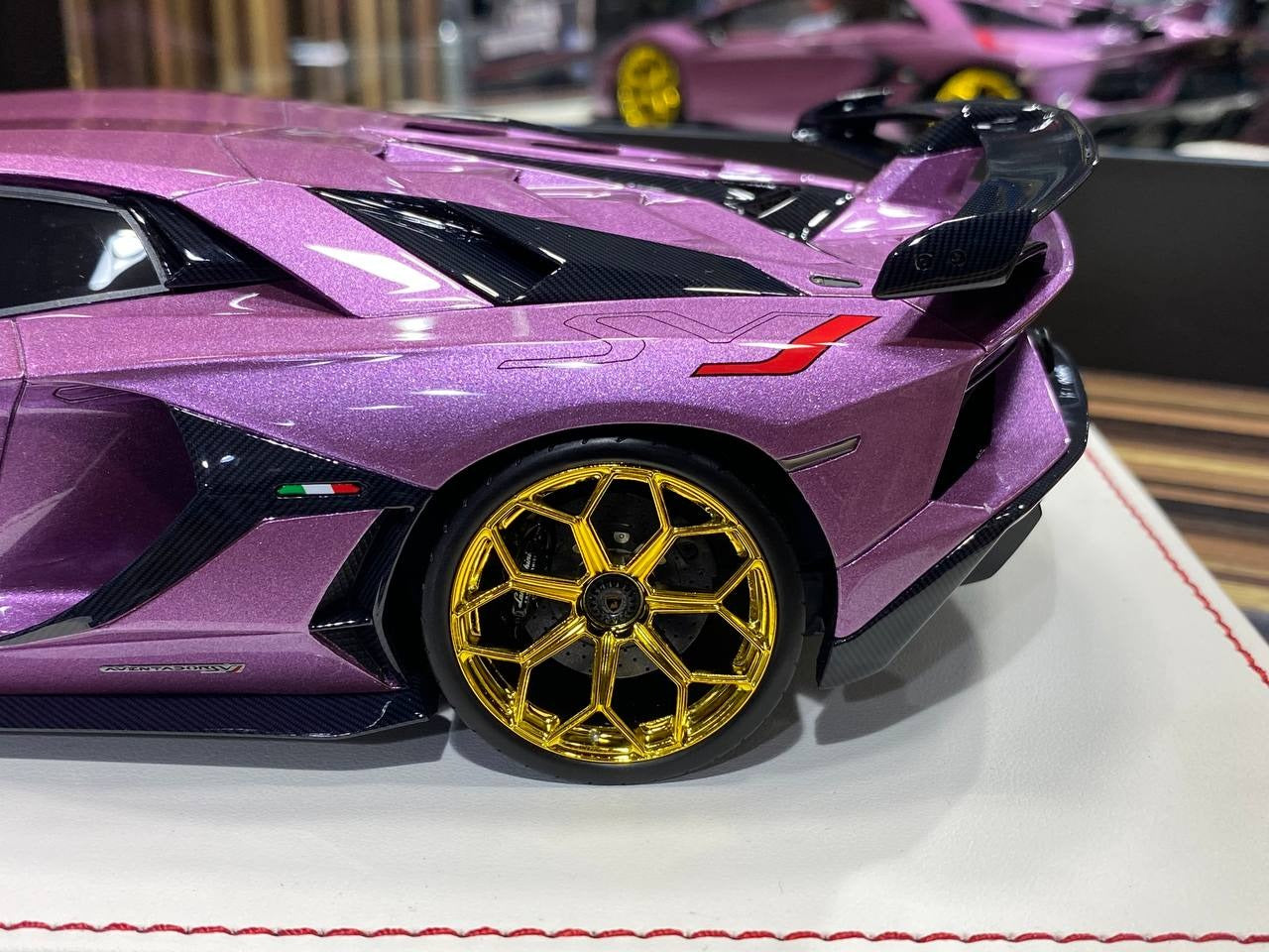 1_18 Resin Lamborghini Aventador SVJ Viola Metallic by Davis & Giovann