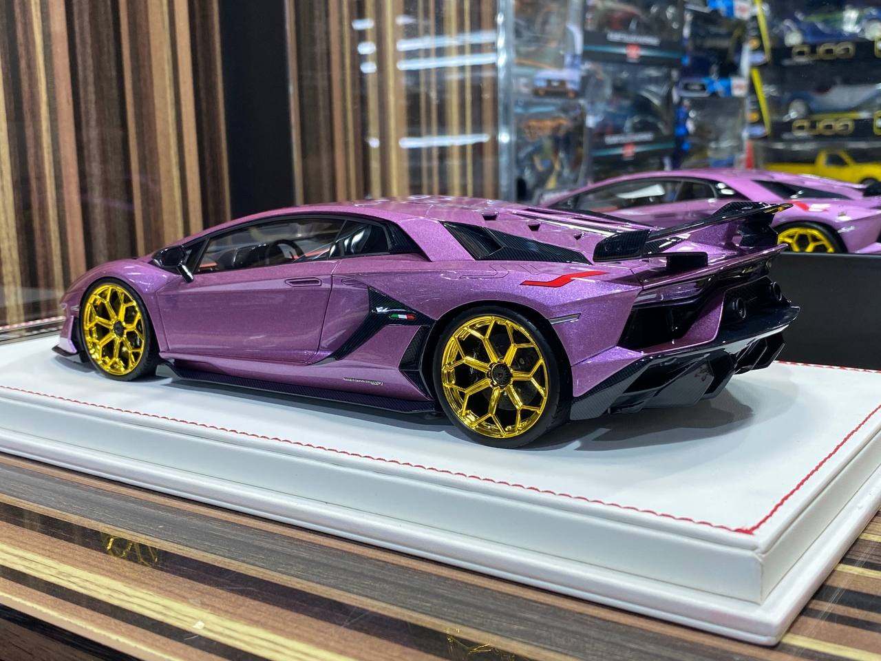 1_18 Resin Lamborghini Aventador SVJ Viola Metallic by Davis & Giovann