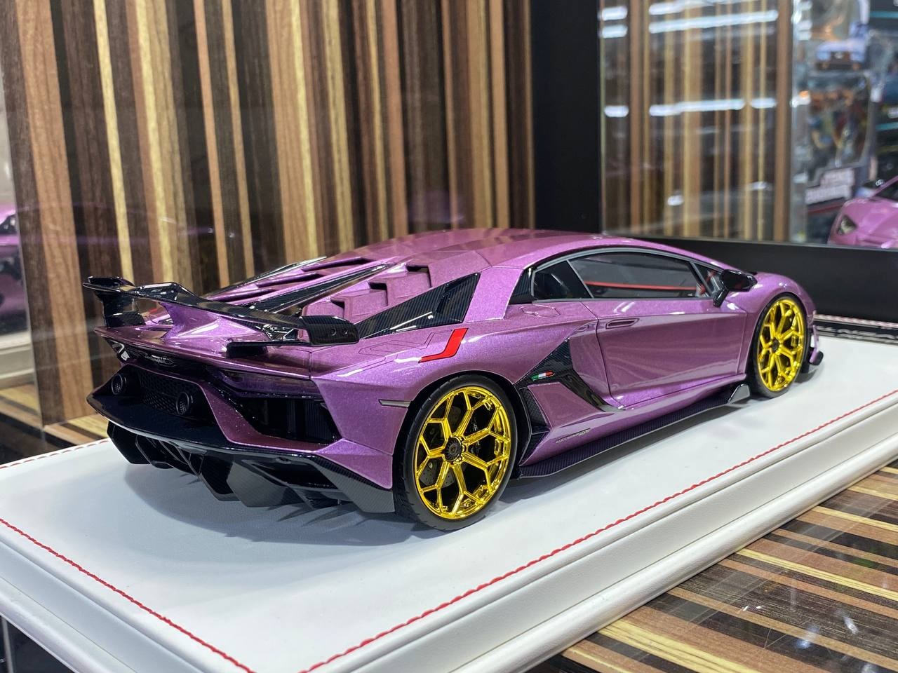 1_18 Resin Lamborghini Aventador SVJ Viola Metallic by Davis & Giovann