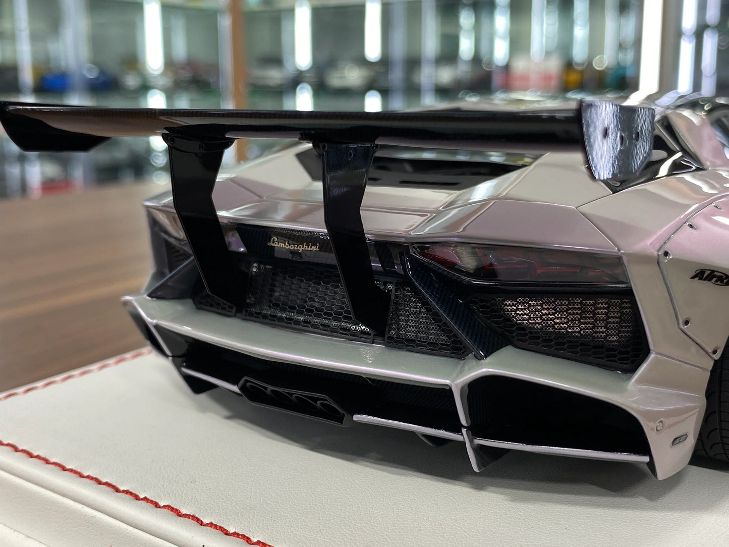 1/18 Lamborghini Models > 1/18 Resin Davis & Giovanni Lamborghini AVENTADOR LP 720-4 SV LB Performance with Pearl Silver Limited Edition - 10 pcs