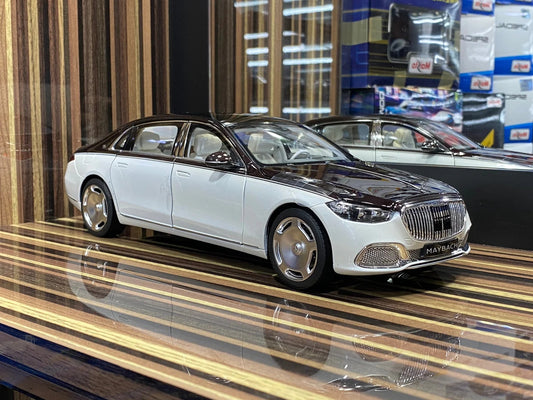 1_18 Diecast Mercedes-Maybach S-Class 2021 White & Brown Norev Scale M