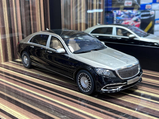 1_18 Mercedes-Benz S650 Maybach Black & Gold Miniature car by GT Spiri