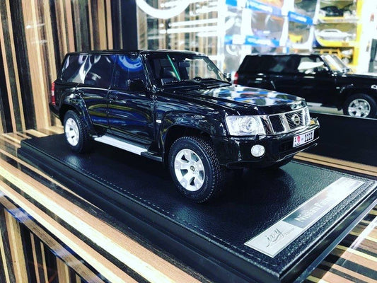 1_18 Nissan Patrol Safari Black IVY Models Scale Model Car