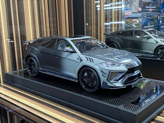 1_18 Resin Lamborghini Urus Venatus Black & Grey by MANSORY