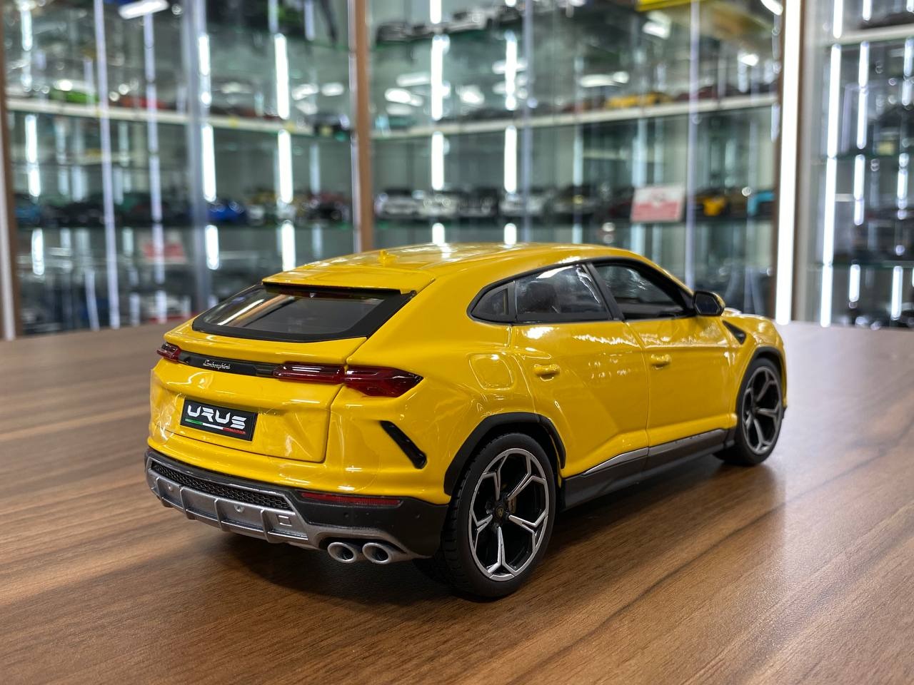 1/18 Lamborghini Models > 1/18 Diecast Lamborghini Urus Yellow Bburago Scale Model Car