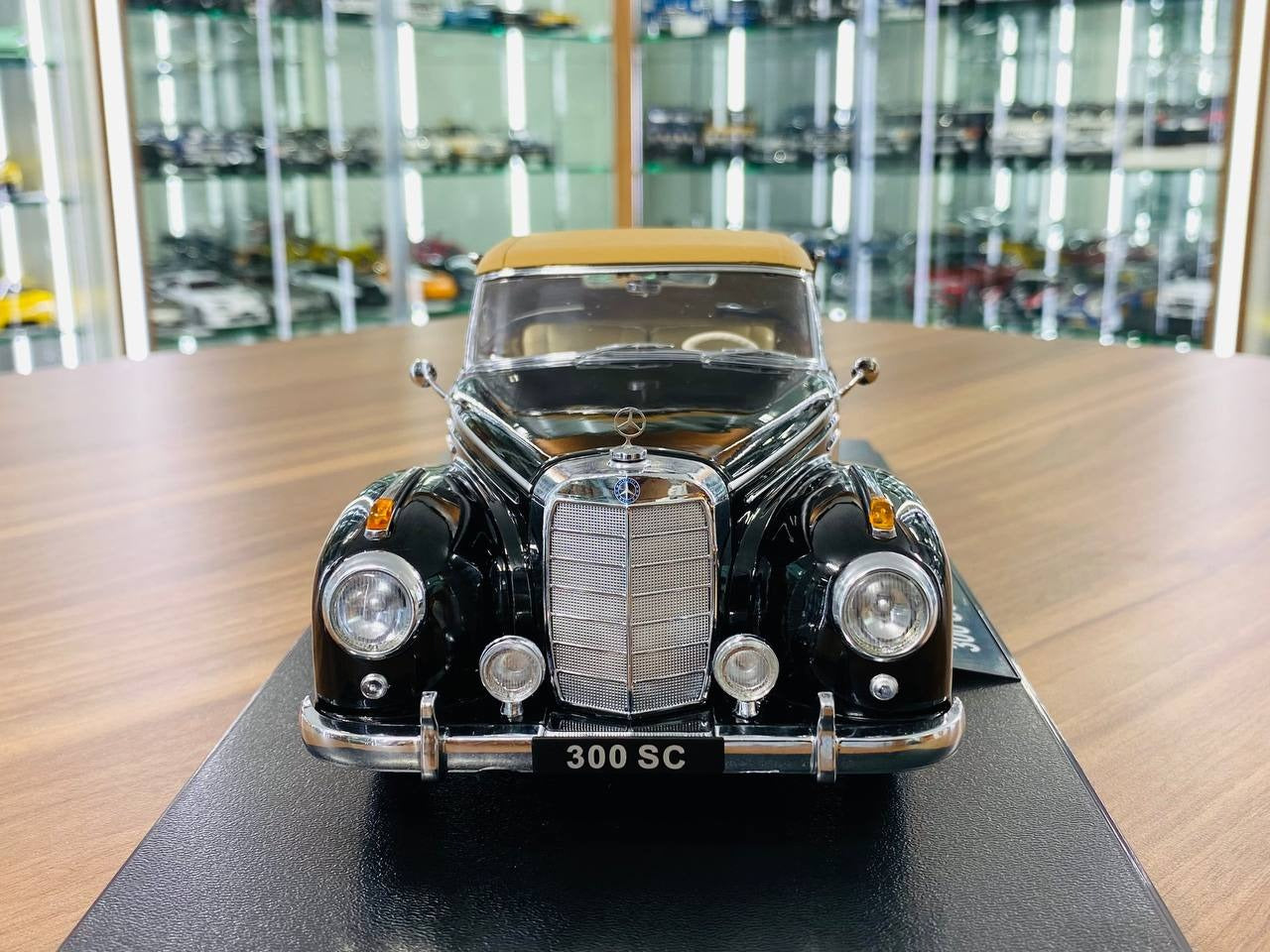 1_18 Diecast KK Scale Mercedes 300 SC Cabriolet 1965 Black