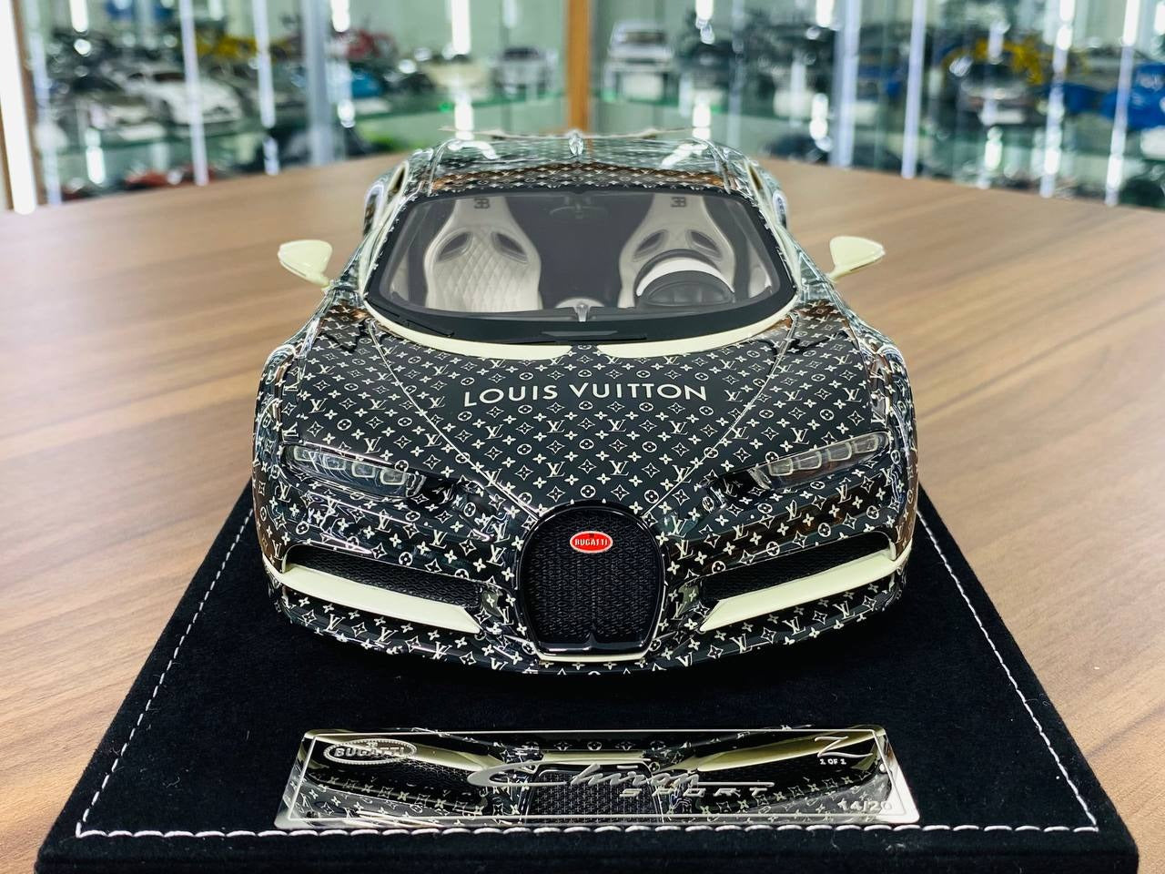 1_18 H&H Bugatti Chiron Sport LOUIS VUITTON Fashion Style III LV Decal, Limited 30 Pcs