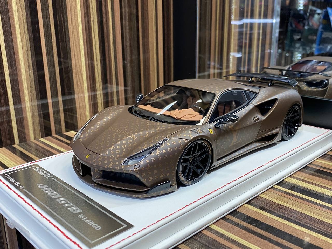 Davis & Giovanni Ferrari 488 GTB N-Largo - 1_18 Resin Model, Matt Brow