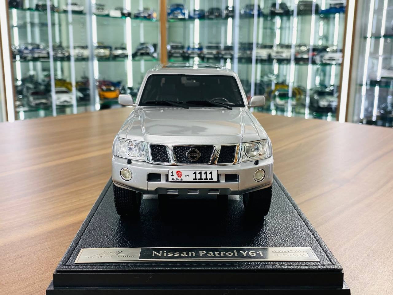 1_18 Nissan Patrol Safari Y61 by Ivy Model _Silver, Limited Edition