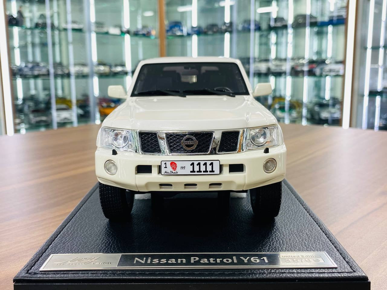 Ivy Model 1_18 Nissan Patrol Safari Y61 – White, Limited Edition