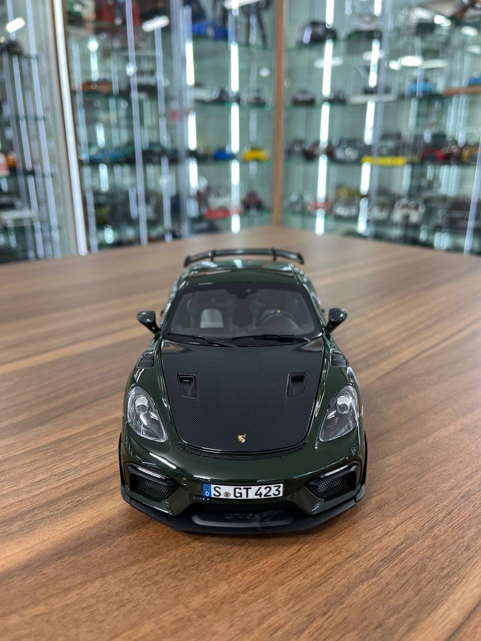 1_18 Diecast Porsche 718 Cayman GT4 RS Weissach Brewster Green _ Norev