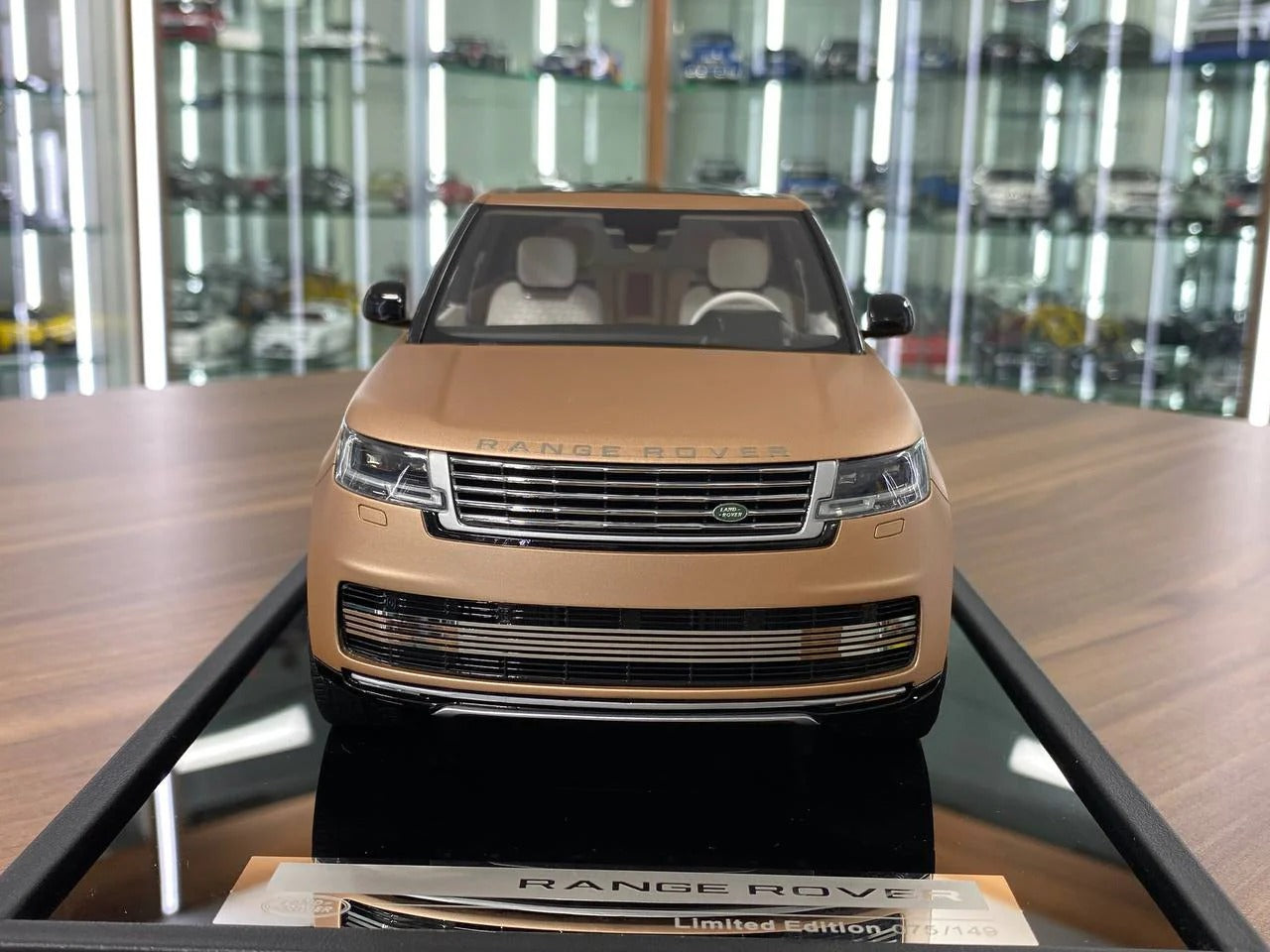 1_18 Resin Land Rover Range Rover Sunset Gold Matt by MotorHelix