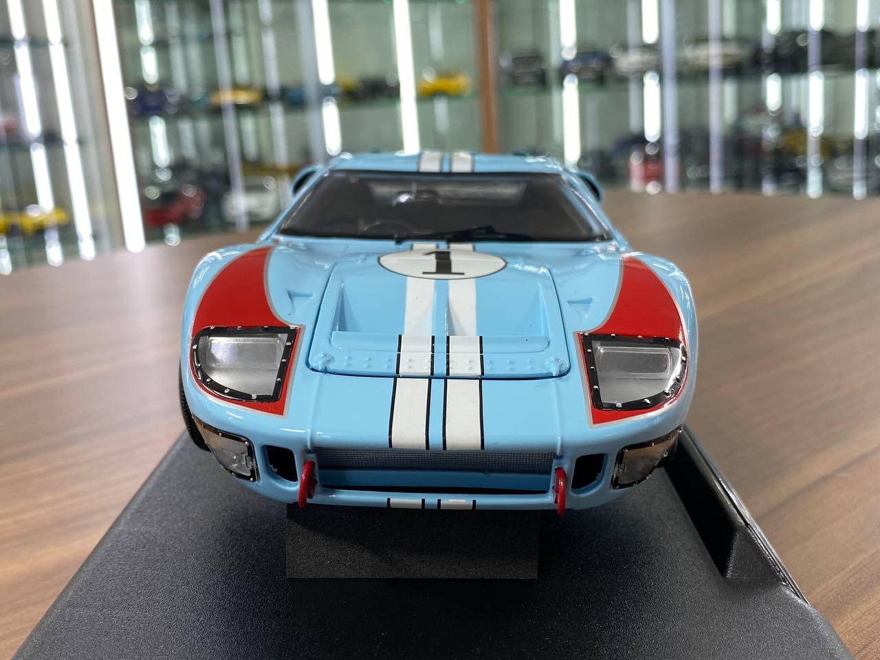 1_18 Metal Diecast Shelby Collectibles Ford GT 40 MKII Gulf #1 1966 Gu