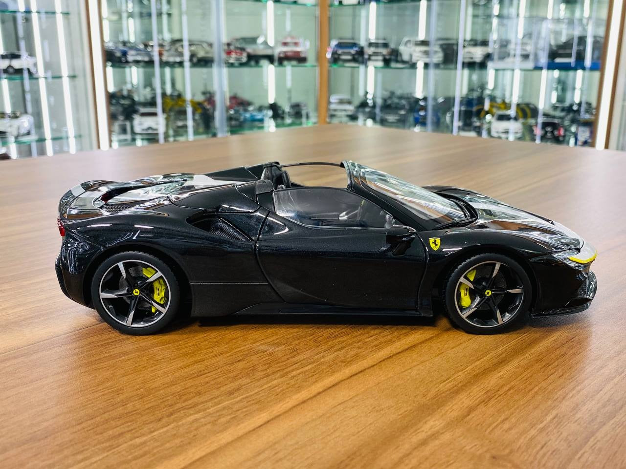 1_18 Diecast Bburago Ferrari SF90 Spider Signature Series black