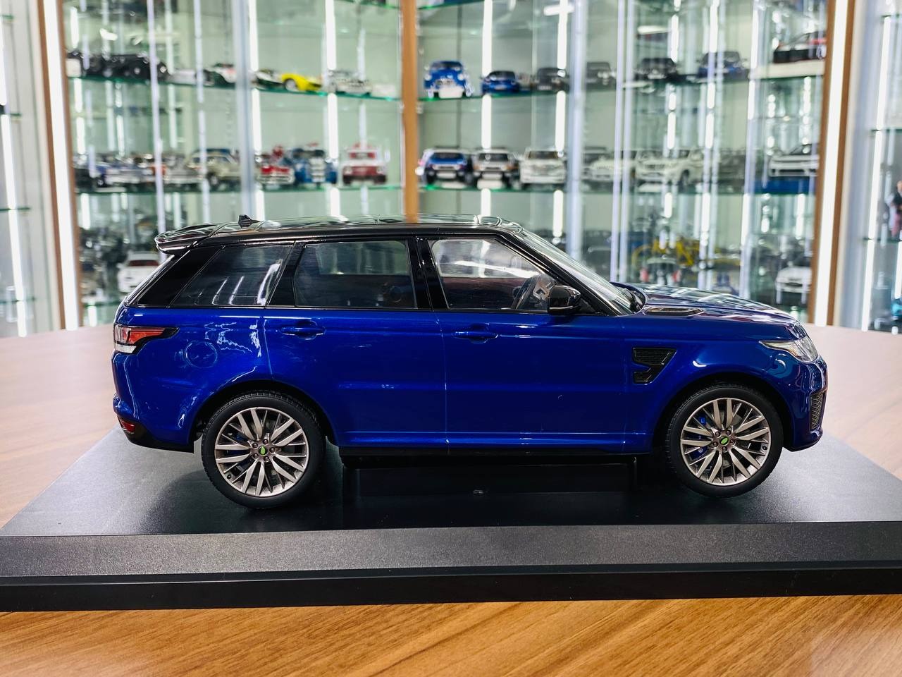 1_18 Diecast Land Rover Range Rover Sport SVR Blue Kyosho Scale Model