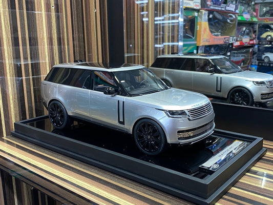 Motorhelix Land Rover Range Rover_ Limited Edition Resin Model 1_18