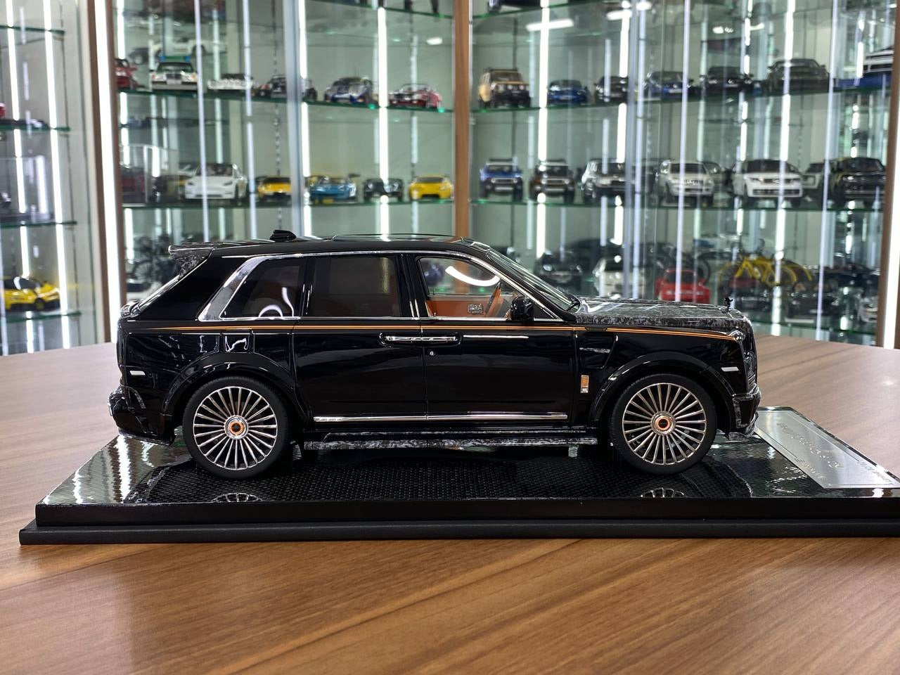 1_8 Resin Model - Custom Works Rolls Royce Cullinan Mansory Black