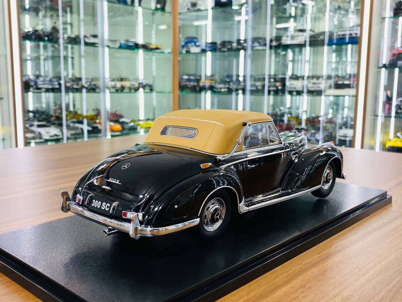 1_18 Diecast KK Scale Mercedes 300 SC Cabriolet 1965 Black