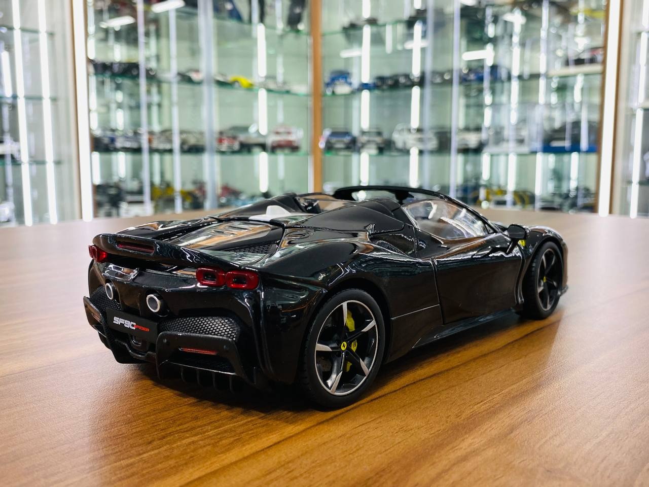 1_18 Diecast Bburago Ferrari SF90 Spider Signature Series black