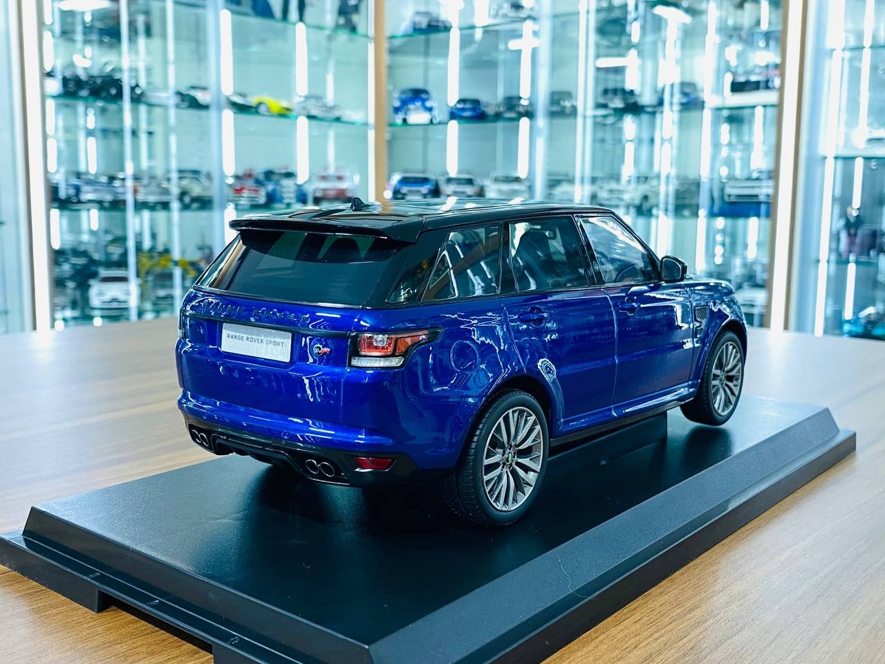 1_18 Diecast Land Rover Range Rover Sport SVR Blue Kyosho Scale Model