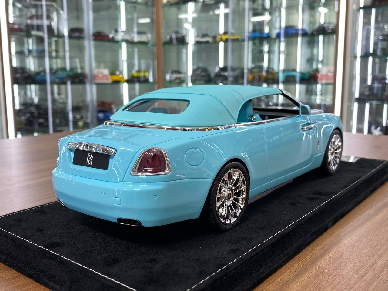 1_18 Resin H&H Rolls Royce Dawn Tiffany _ Limited _ 30 Pcs Collectible