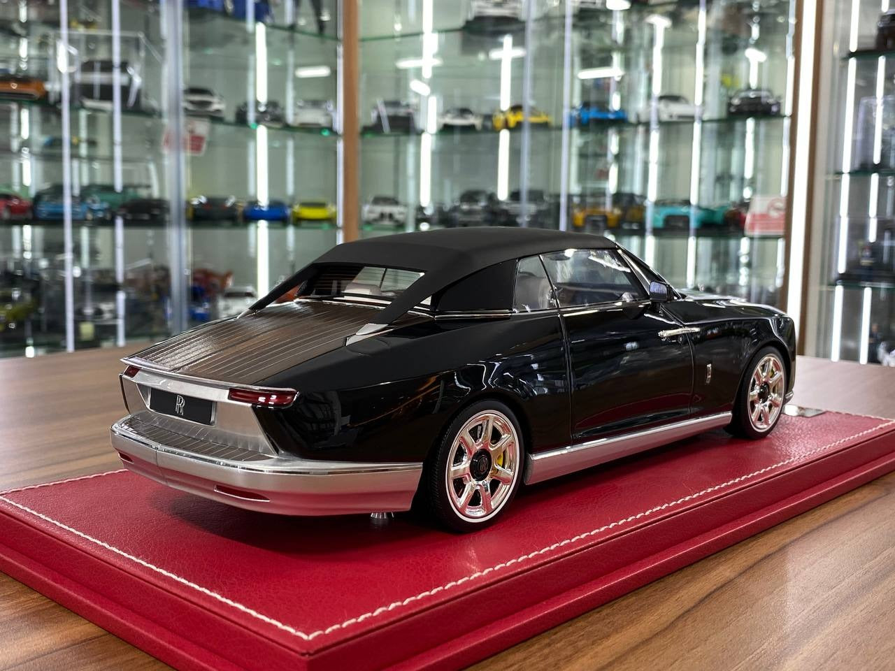 1_18 SC Models Rolls Royce Boat Tail Black_Silver _ Ltd.Edn. 66 pcs