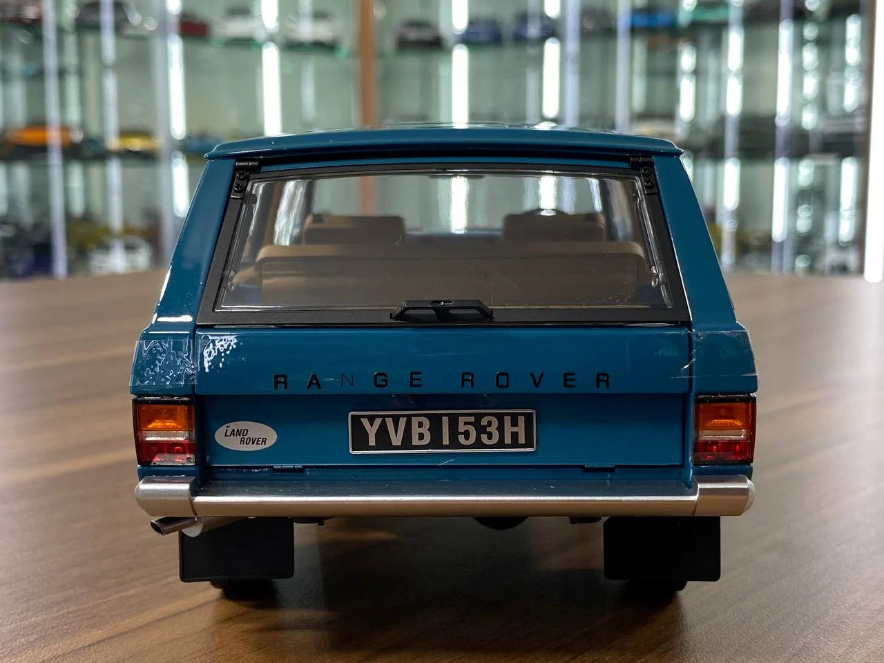 1_18 Diecast Land Rover Range Rover 2 Doors 1970 Blue Almost Real