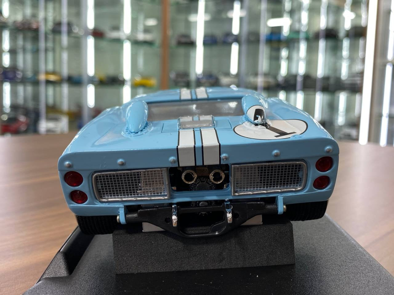1_18 Metal Diecast Shelby Collectibles Ford GT 40 MKII Gulf #1 1966 Gu