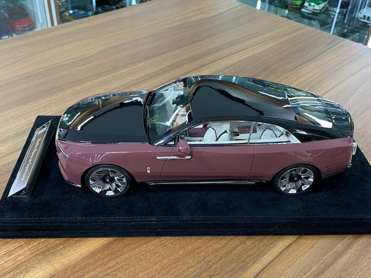 1_18 DF Model Rolls Royce Spectre Morganite Pink_Black Limited Edition