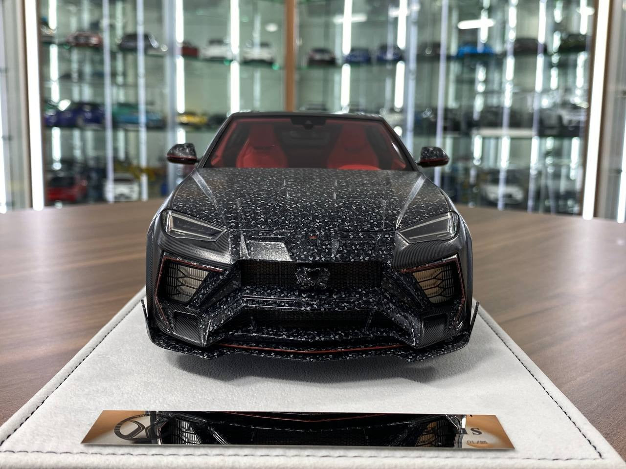 /18 Diecast Lamborghini Urus Mansory Venatus Carbon by Timothy & Pierre