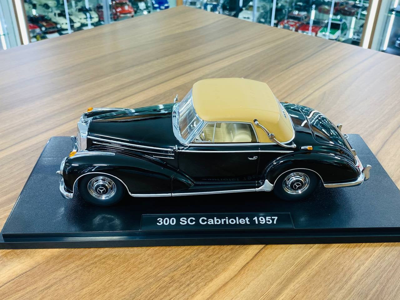 1_18 Diecast KK Scale Mercedes 300 SC Cabriolet 1965 Black