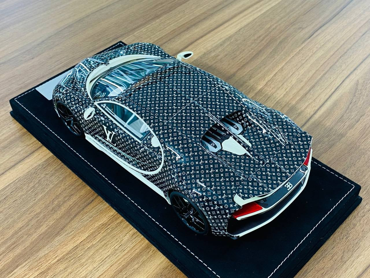 1_18 H&H Bugatti Chiron Sport LOUIS VUITTON Fashion Style III LV Decal, Limited 30 Pcs