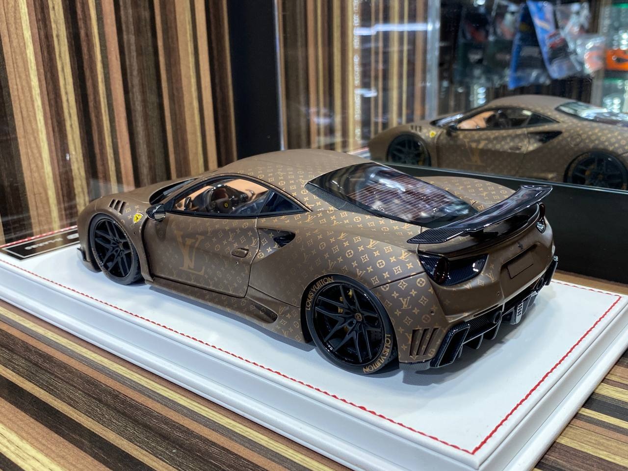 Davis & Giovanni Ferrari 488 GTB N-Largo - 1_18 Resin Model, Matt Brow
